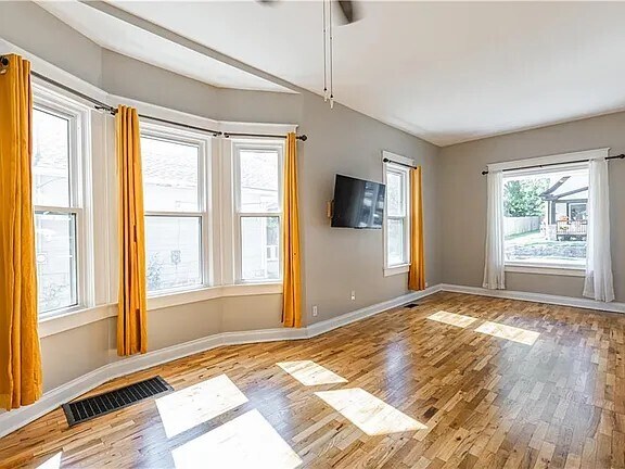 Building Photo - 4339 Lloyd St