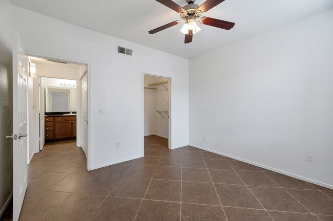 Building Photo - Upgraded first-floor condo in the sought-after Plaza Residences in Scottsdale!