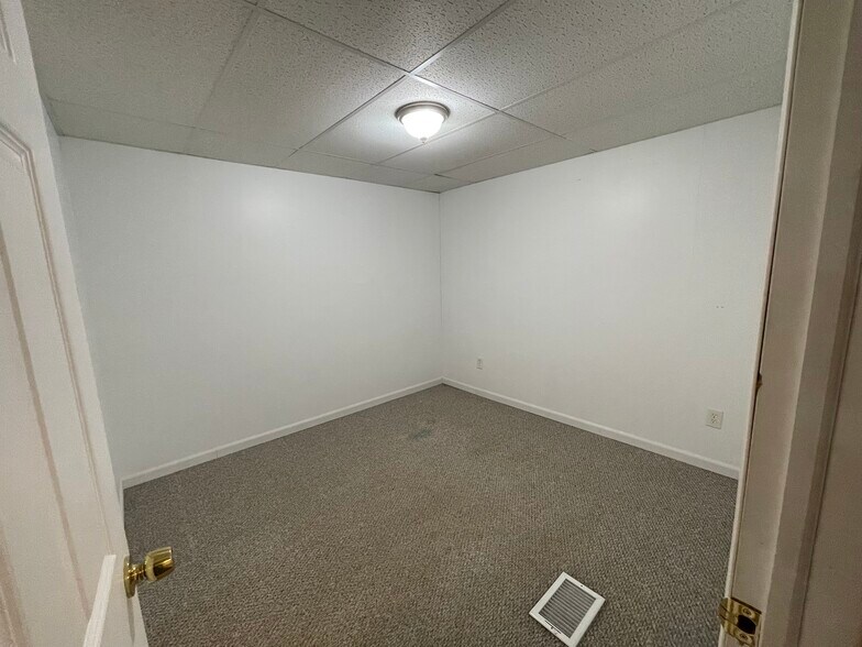 Building Photo - 125 S 7th St