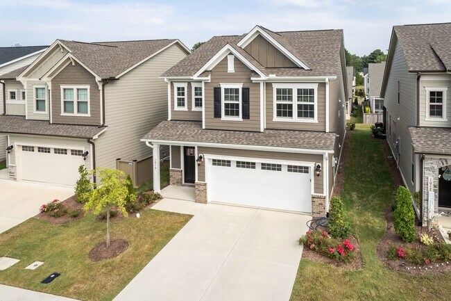 Building Photo - 1014 Greatland Rd