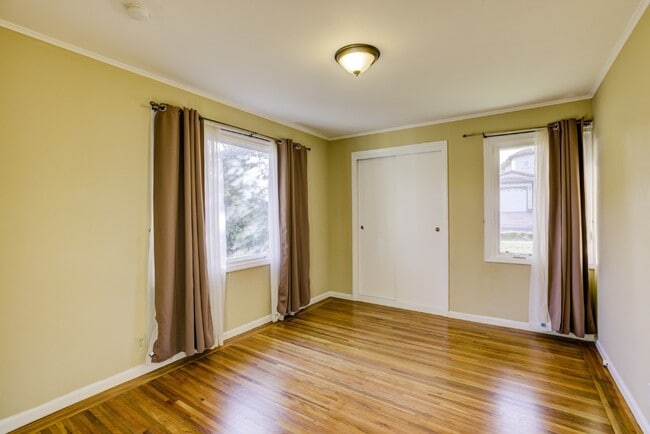 Building Photo - 13 Hermosa Ln