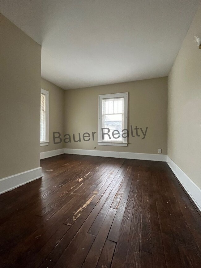 Building Photo - 3 Bedroom single family home