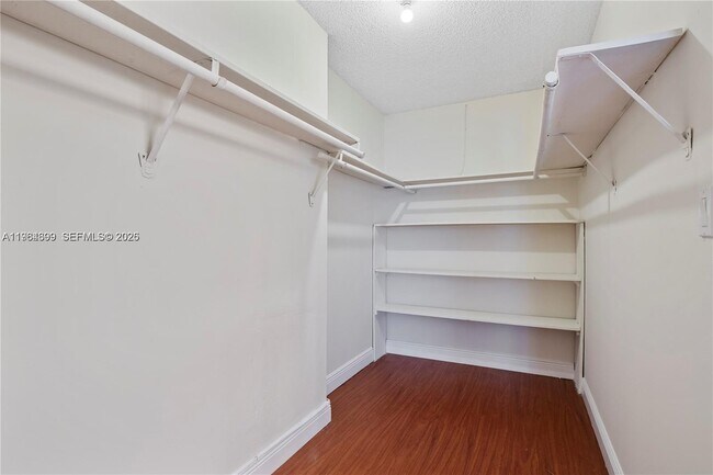 Building Photo - 16740 NE 9th Ave