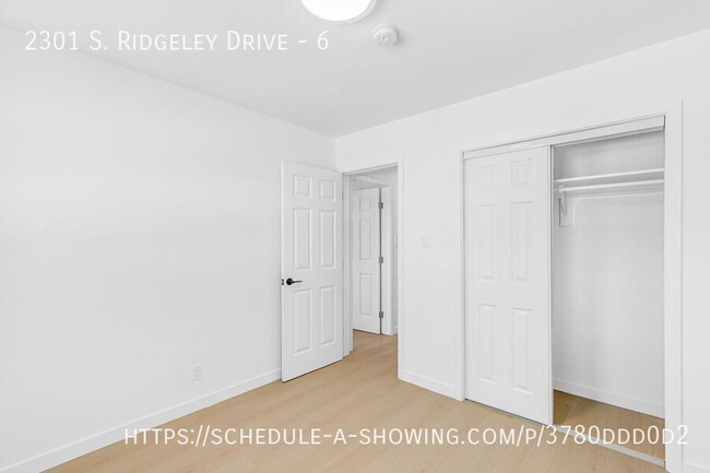 Building Photo - Beautiful newly remodeled modern Top-Floor...