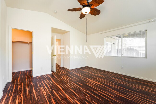 Building Photo - Cute 3 Bedroom Home in Twelve Bridges