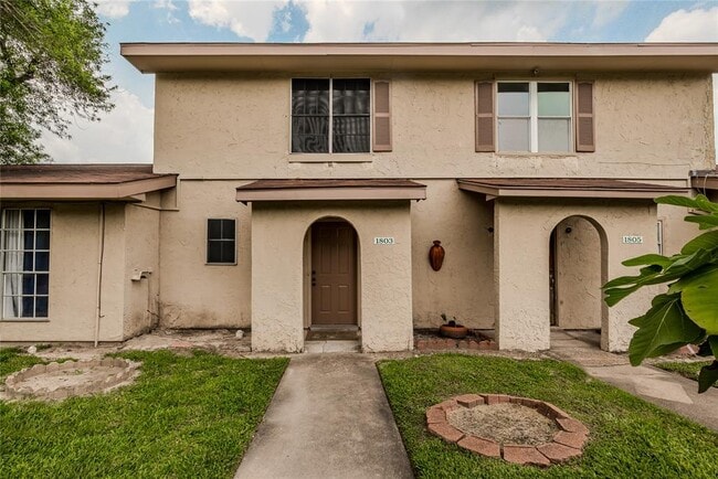Building Photo - 1803 Country Village Blvd