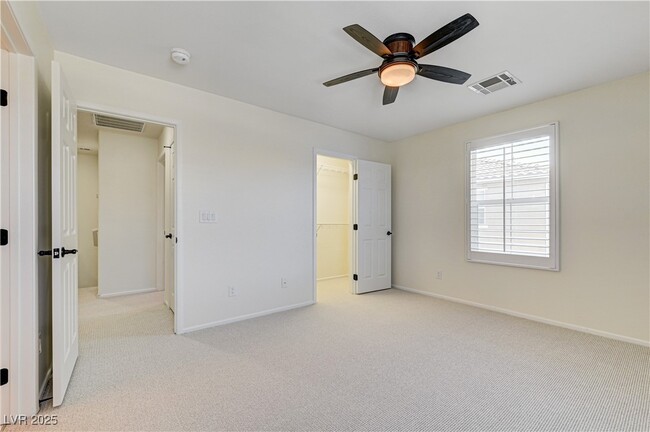 Building Photo - 25 Lone Cove Ct