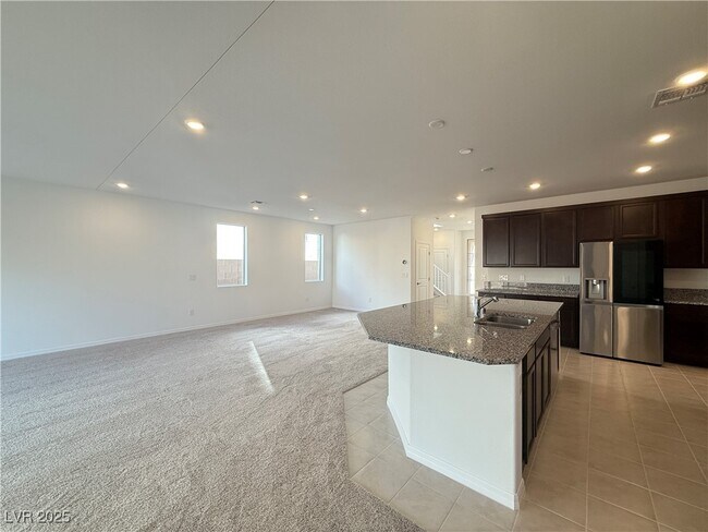 Building Photo - 7516 Castlegreen Ave