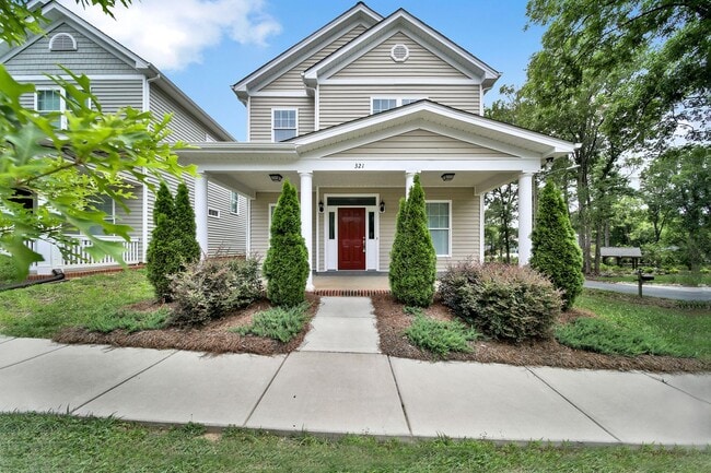 Building Photo - Two Story Cottage In Historic Waxhaw
