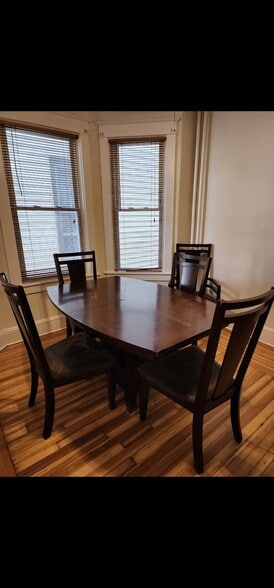 Dining room - 10 Barclay St