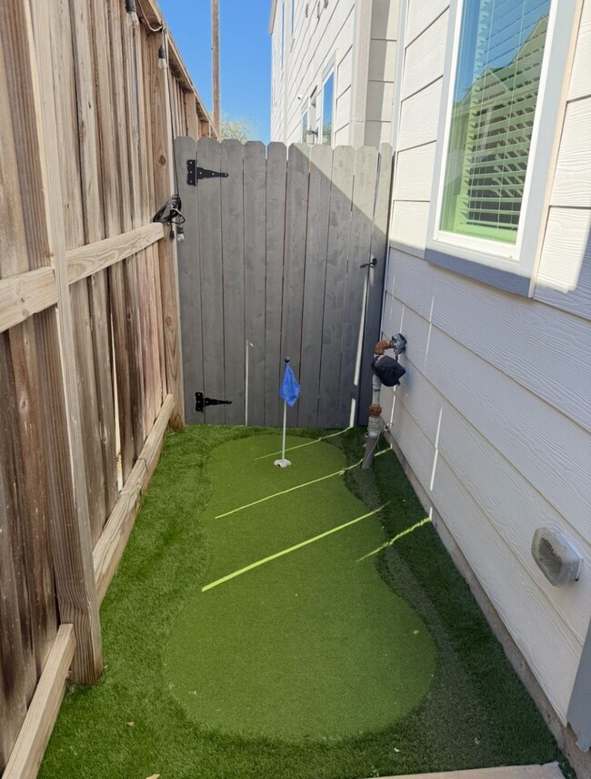 Building Photo - 7713 Rainbow Cl