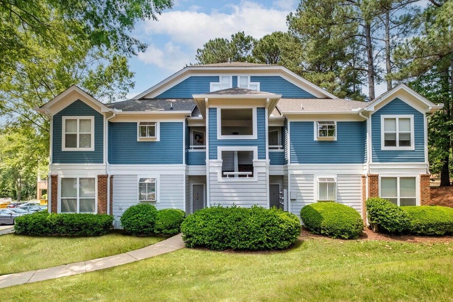 Building Photo - Crestline Cary