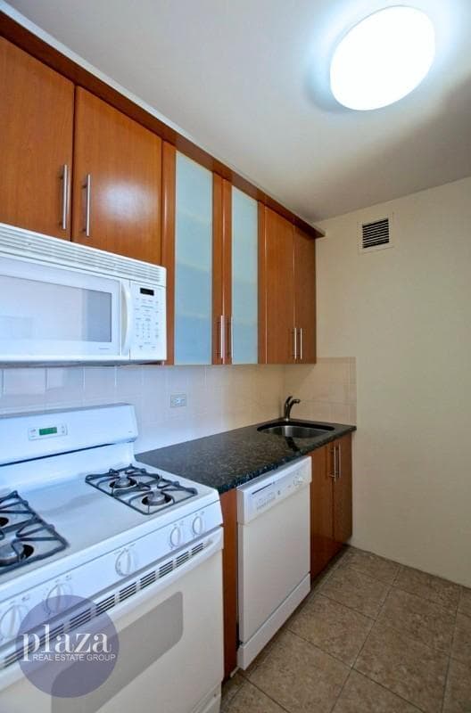 Building Photo - 1 bedroom in New York NY 10028