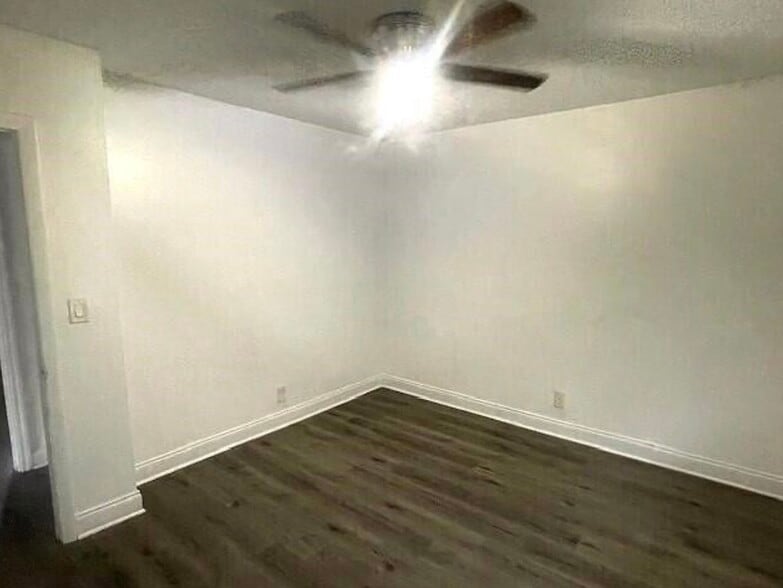 Building Photo - 1451 NW 20th Ct