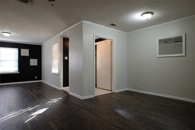 Building Photo - 3401 Princeton Dr
