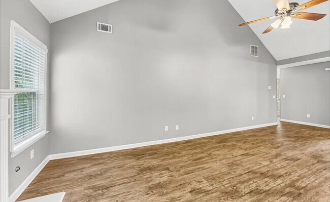 Building Photo - 80 Dairyland Dr