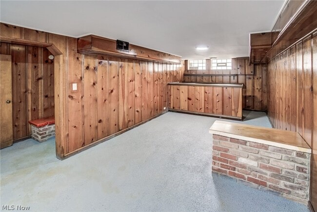 Building Photo - 1343 Victory Dr