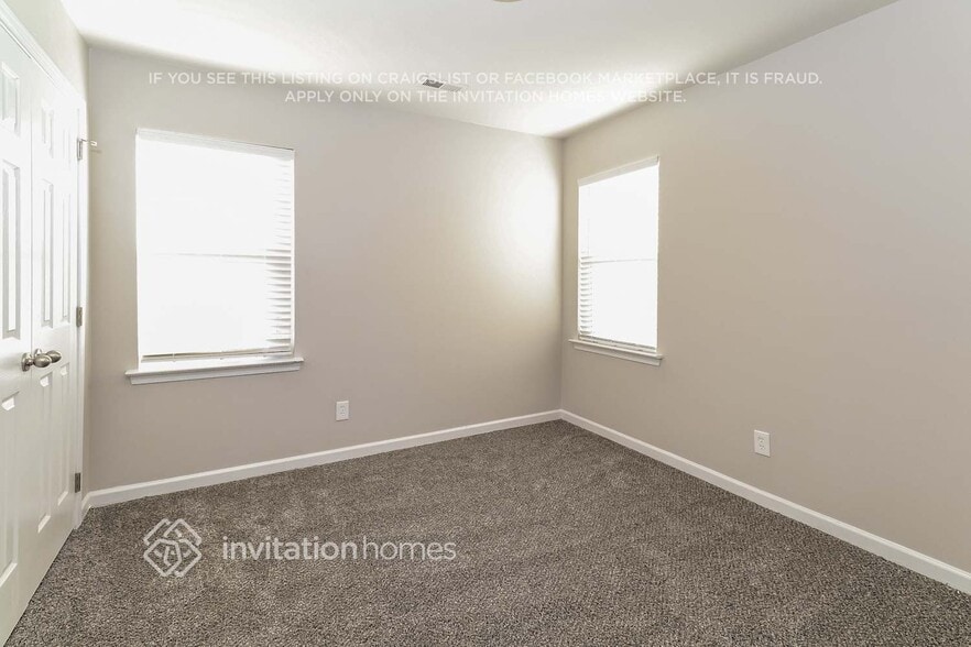 Building Photo - 17311 Commons Crossing Dr