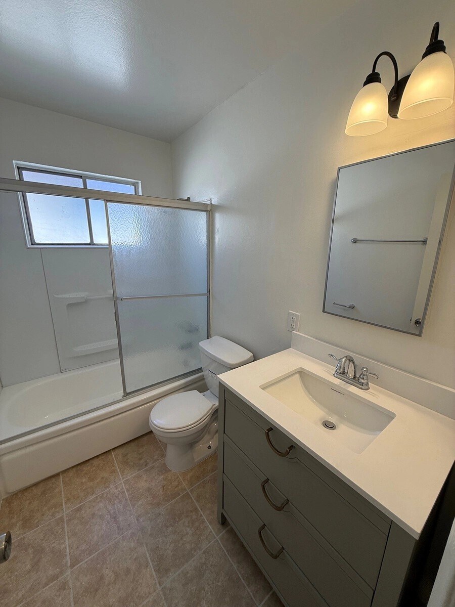 Building Photo - 21809 Lanark St