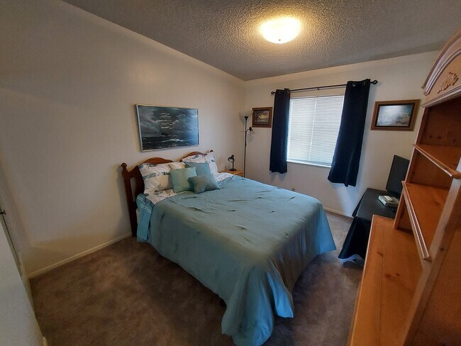 Building Photo - 1058 Fontmore Rd