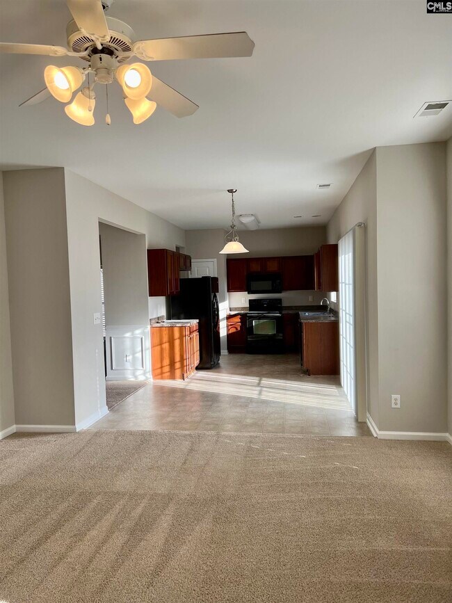 Building Photo - 211 Pinebluff Ct