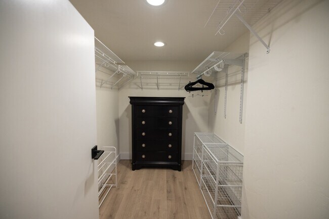 Building Photo - 3045 S 1640 E