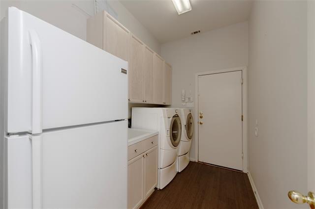 Building Photo - 3704 Roxbury Ln