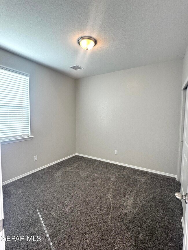 Building Photo - 15129 Resolve Dr