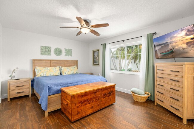 Building Photo - 6398 Woodland Blvd