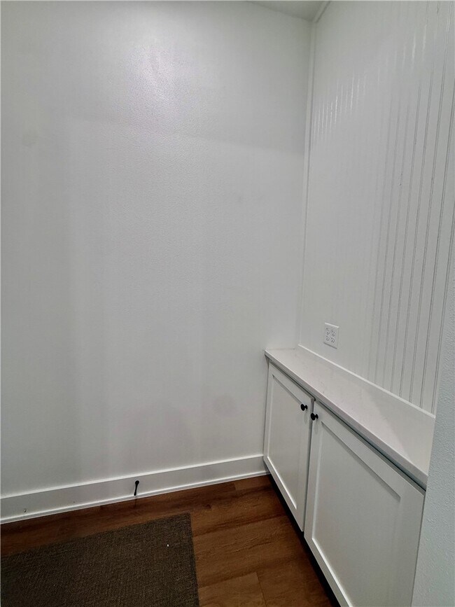 Building Photo - 825 NW 14th St