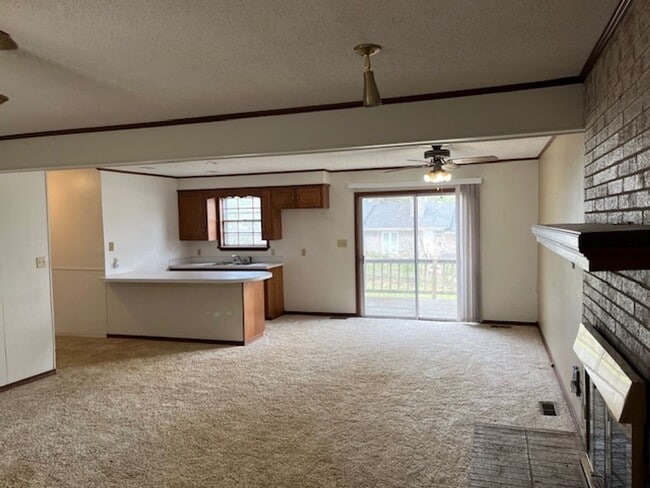 Building Photo - Take a look at this home in West Russellville