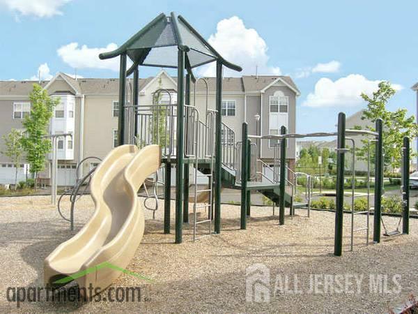 Building Photo - 454 Gawron Ct