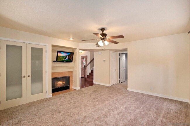 Building Photo - 4 Bed/2.5 Bath Home in Poway. Open Floor Plan, AC/Heat, W/D + Laundry Room and 3 Car Garage!
