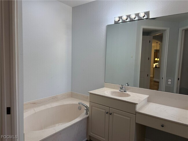 Building Photo - 15751 Prentiss Pointe Cir