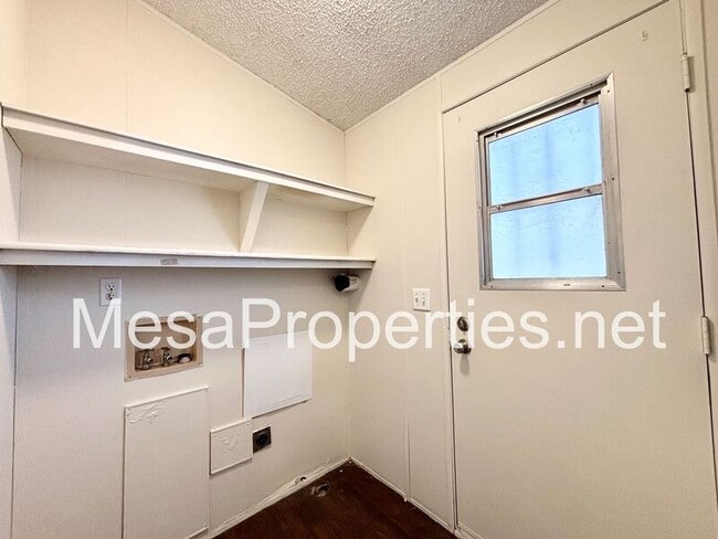 Building Photo - 9964 Arroyo Ave