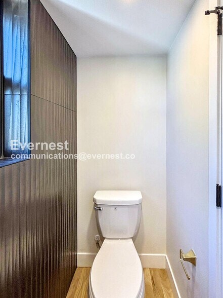 Building Photo - 2162 S Ash St