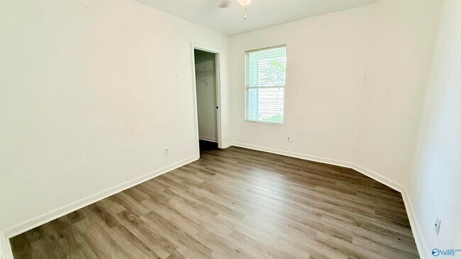 Building Photo - 15251 Tyler Mill Dr
