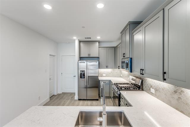Building Photo - 2558 Campden Mews