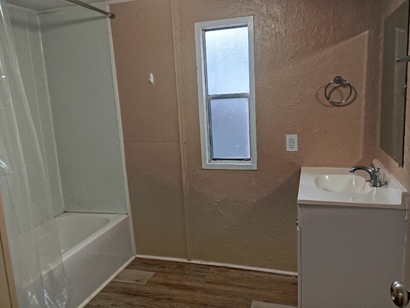 Building Photo - 14006 Bluegill Ln