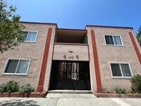Building Photo - 1033 Hoffman Ave in Long Beach