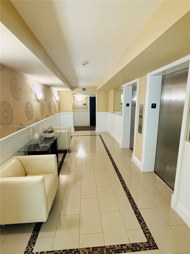 Building Photo - 9499 Collins Ave