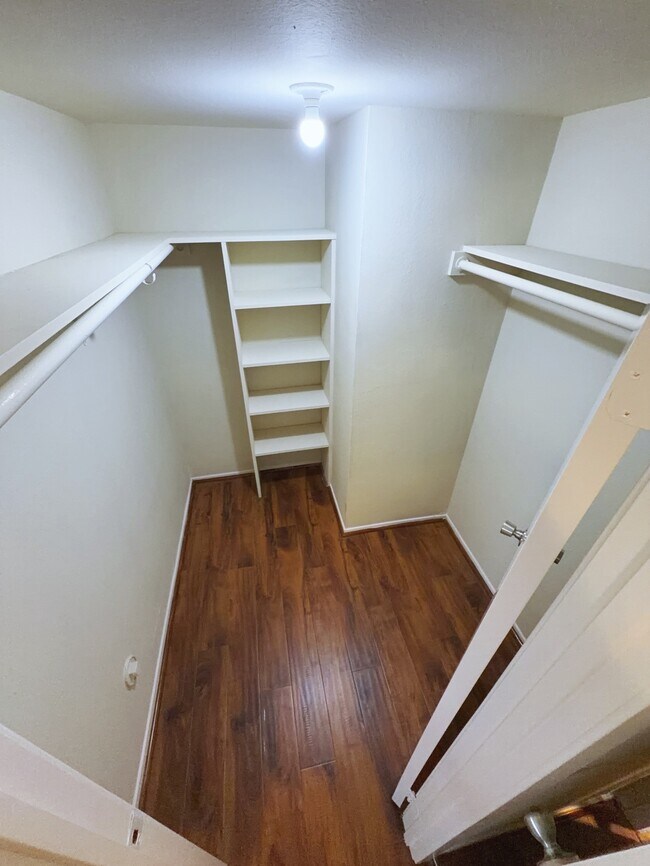 Building Photo - 2210 Dorrington St