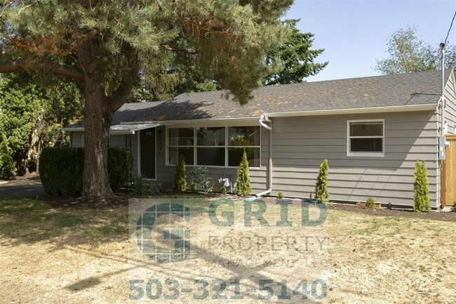 Building Photo - Remodeled 3 Bedroom Available in Northeast Portland!
