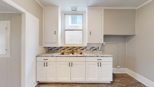 Building Photo - Brooklyn Centre Area - 3 Bedroom - Single ...