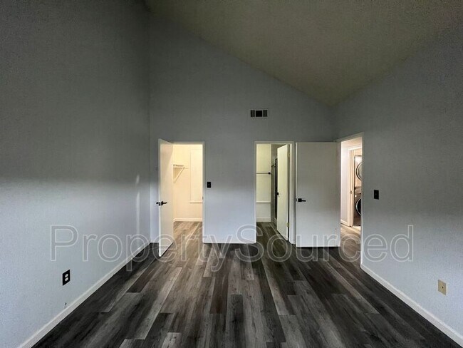 Building Photo - 1414 Pajaro Ave