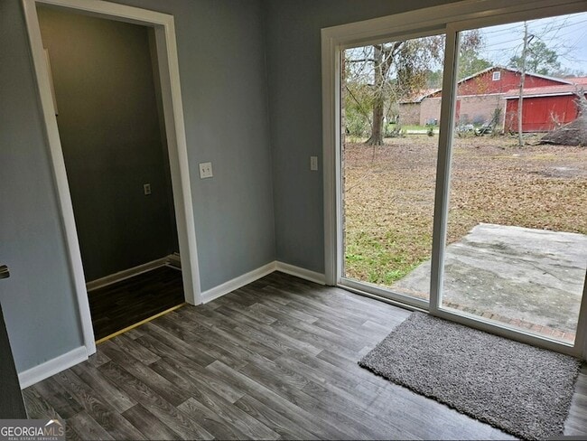 Building Photo - 1220 Poplar St