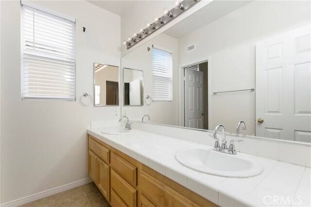 Building Photo - 6634 E Laguna Ct