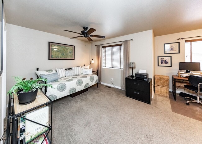 Building Photo - Gorgeous Gold Hills Mesa 2 Bedroom