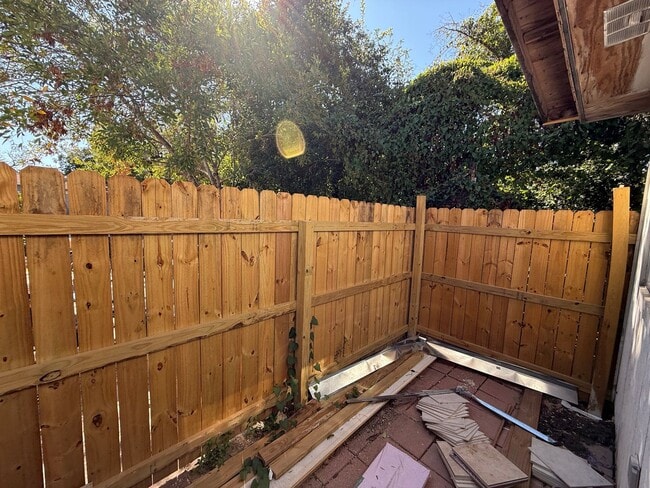 Building Photo - Palm Heights