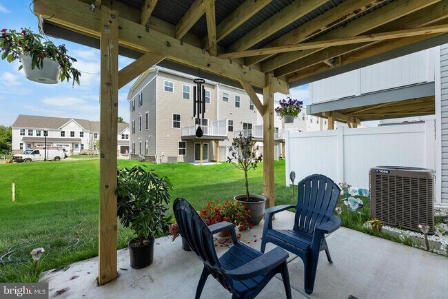 Building Photo - 56 Dolcie Ln